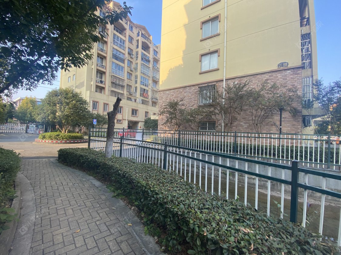 苏州依云小镇小区_依云小镇小区null