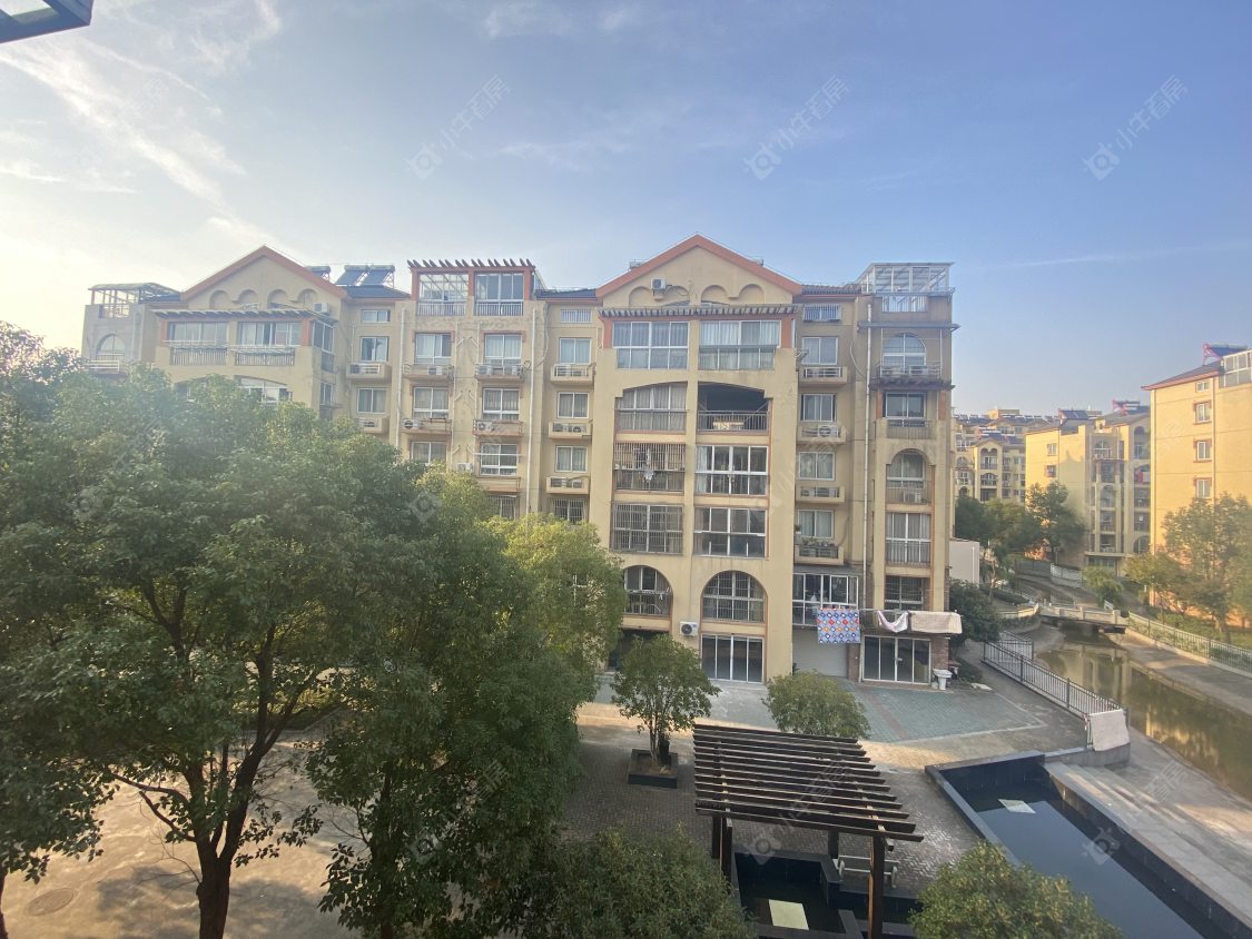 苏州依云小镇小区_依云小镇小区null